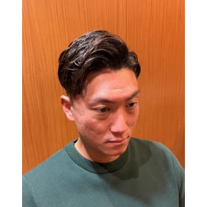 銀座　理容室　メンズショート　ハードパートスタイル