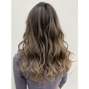 ベージュグラデーション - Ease by amble luxe 北千住【イース バイ アンブル リュクス キタセンジュ】掲載中