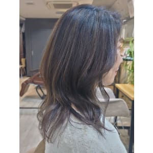 【マノハル スタイル】ミディアム×白髪ぼかしハイライト
