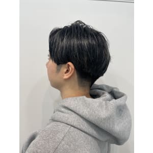 平日朝の9時30分から予約可能☆ボリュームバランスカット