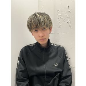 ツイストスパイラル波打ちスパイラルセンターパート刈り上げ束感