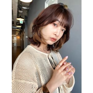《kitin吉祥寺》大人　インナーカラー　くびれ　ミディアム