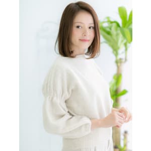 ベージュカラーのAラインボブ