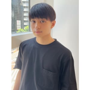 ツイストスパイラル波打ちスパイラルセンターパート刈り上げ束感