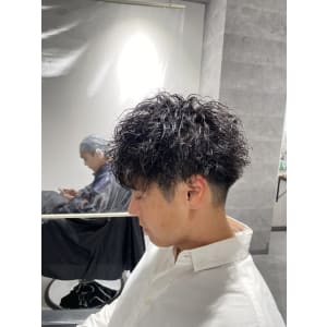 メンズヘア整形スパイラルパーマ波巻きツイストメンズパーマ髪型