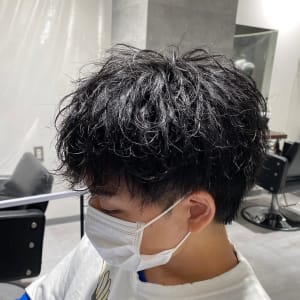 メンズヘア整形スパイラルパーマ波巻きツイストメンズパーマ髪型