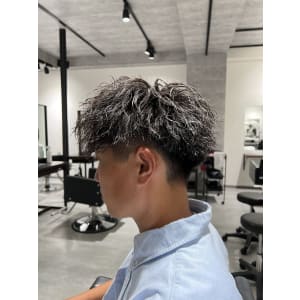 メンズヘア整形スパイラルパーマ波巻きツイストメンズパーマ髪型