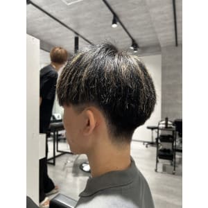 メンズヘア整形スパイラルパーマ波巻きツイストメンズパーマ髪型