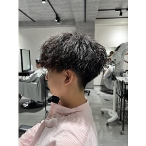 メンズヘア整形スパイラルパーマ波巻きツイストメンズパーマ髪型