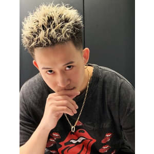 メンズヘア整形スパイラルパーマ波巻きツイストメンズパーマ髪型