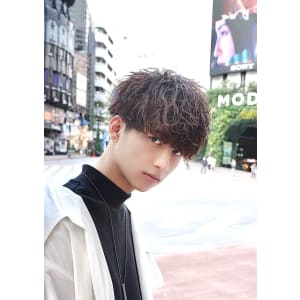 メンズヘア整形スパイラルパーマ波巻きツイストメンズパーマ髪型