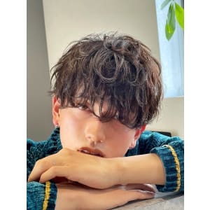 メンズヘア整形スパイラルパーマ波巻きツイストメンズパーマ髪型