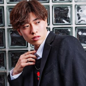 メンズヘア整形スパイラルパーマ波巻きツイストメンズパーマ髪型