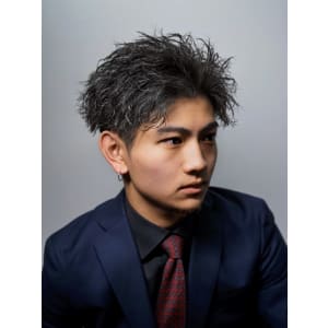 メンズヘア整形スパイラルパーマ波巻きツイストメンズパーマ髪型 - メンズヘア整形サロン GOALD 渋谷神南【メンズヘアセイケイサロン ゴールド シブヤジンナン】掲載中