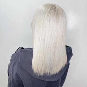 White - Bulansis Hair【ブランシス ヘアー】掲載中