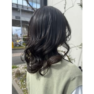 艶髪ミディアム×黒髪×コテ巻きアレンジ - NAKAO COIFFURE【ナカオ コアフュール】掲載中