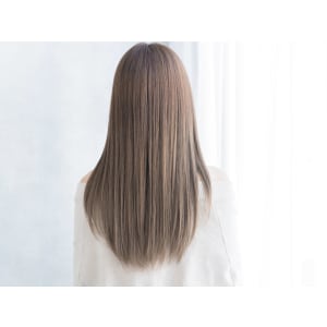 【BALMY なんば】ベージュ系でナチュラルストレート - 【完全個室サロン】BALMY by S.BROOM 難波店【バルミー バイ エスドットブルームナンバテン】掲載中