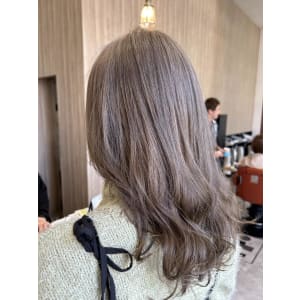 ハイトーングレーベージュ - NAP hair &Nalow homme【ナップ ヘアーアンドナローオム】掲載中