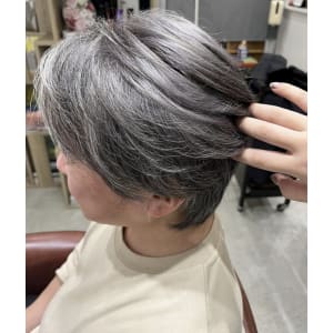 白髪活かしグレーカラー - mico hair salon【ミコ ヘア サロン】掲載中