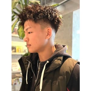 アップバング フェードカット ツイスパ 黒髪 束感 爽やか - Men's Salon bloc【メンズサロンブロック】掲載中