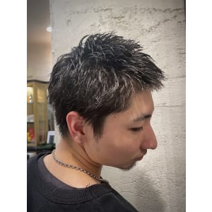 漢の短髪スタイル