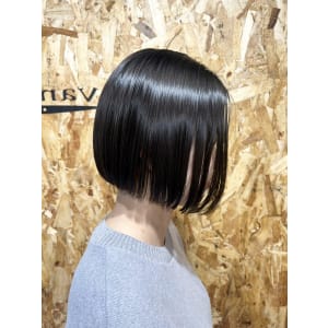 『艶とシルエット』髪質改善/ミニグラボブスタイル