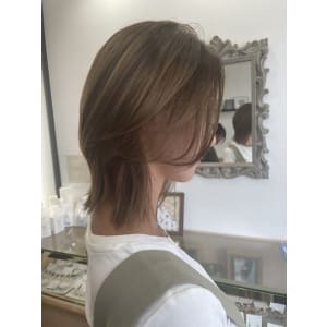 レイヤーカット／ミディアム - Hair Make 3【ヘアーメイクスリー】掲載中