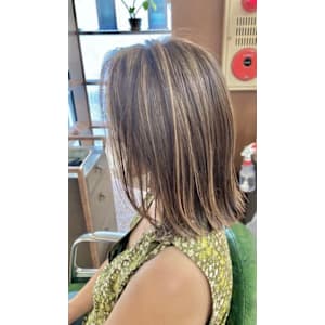 白髪ぼかし×ミディアム