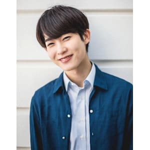 黒髪爽やか好印象メンズカット髪型