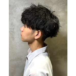 刈り上げマッシュ　ツイストパーマ　ダウンパーマ　黒髪