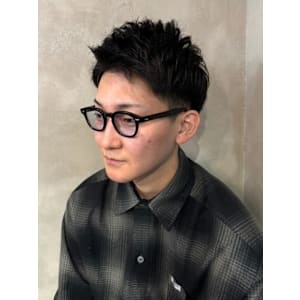 刈り上げショート　ツーブロック　アップバング　ビジネス