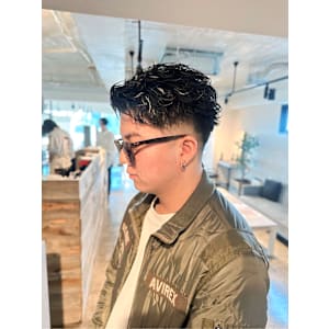 スパイキーバックパーマナチュラルフェード