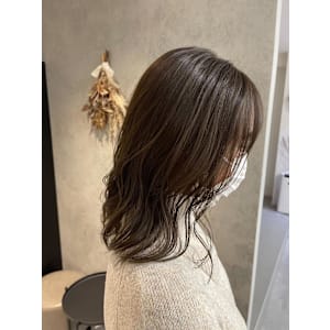 ミディアム×ダークグレージュ