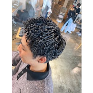 スパイキーショート