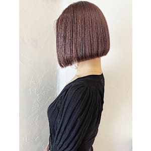 ピンクブラウン　ミニボブ　切りっぱなし
