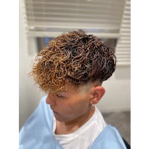 スキンフェード×スペインカール