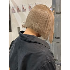 Rumor　ハイトーン ブロンドカラー ミルクティーベージュ