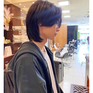 黒髪　韓国風前下がり　ウルフカット