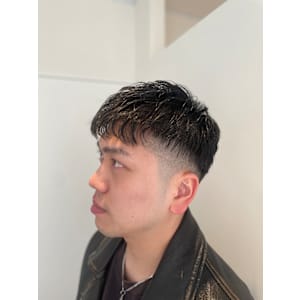 スキンフェード×アイロンパーマ