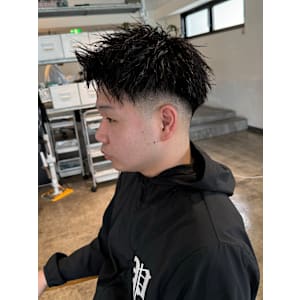 スキンフェードツイストスパイラルパーマ