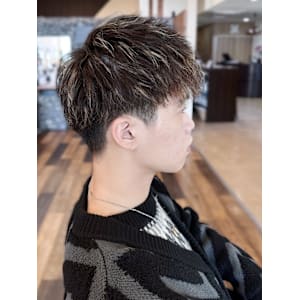 ツーブロック　ハイライト　マッシュショート　ニュアンスパーマ