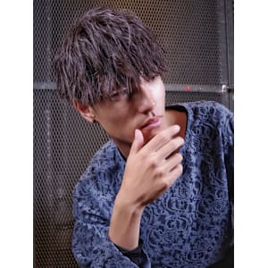 春夏メンズヘア／ソフトツイスト／刈り上げマッシュ