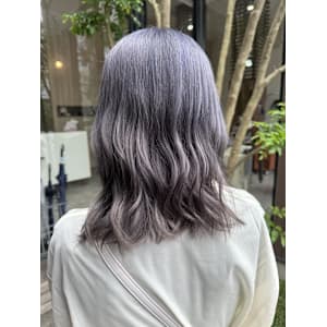 ラベンダーグレージュ/山本凌也