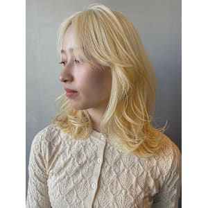無造作に動くレイヤーミディアム×抜きっぱなしヘルシーブロンド