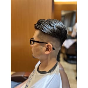 銀座　理容室　大人サイドバック刈り上げ