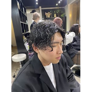 ウルフアッシュブラックカルマパーマベリーショート - ARCANA 明治神宮前 表参道 原宿【アルカナ メイジジングウマエ オモテサンドウ ハラジュク】掲載中