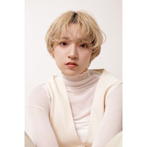 アンニュイな雰囲気いつもと違うショートボブ