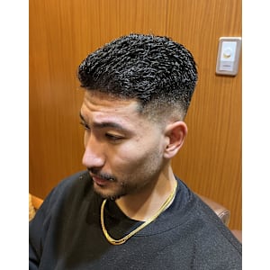 銀座　理容室　スキンフェード　アイロンパーマ