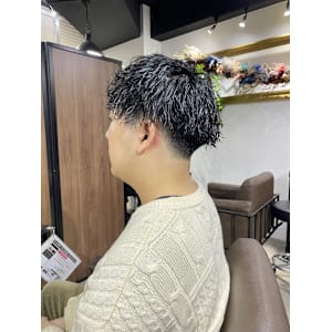 ウルフアッシュブラックカルマパーマベリーショート - ARCANA 明治神宮前 表参道 原宿【アルカナ メイジジングウマエ オモテサンドウ ハラジュク】掲載中