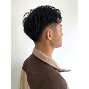 刈り上げツーブロック　フェードカット　束感スタイリング